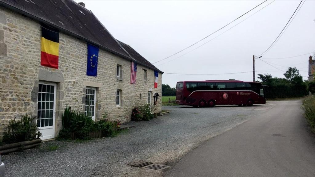 Chevrerie De La Huberdiere Liesville-sur-Douve Exterior photo